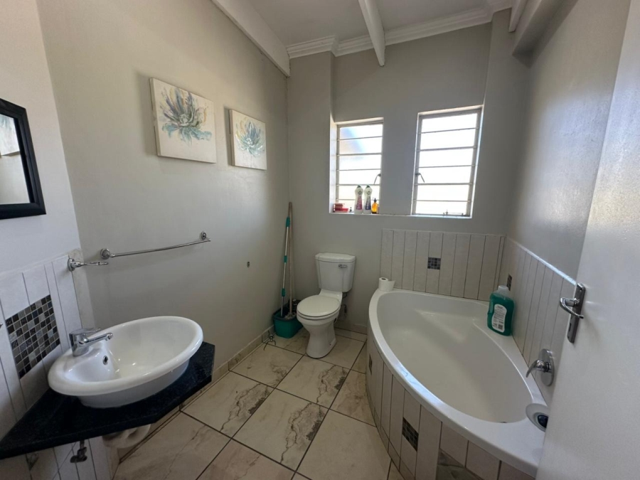 3 Bedroom Property for Sale in Waterval East North West